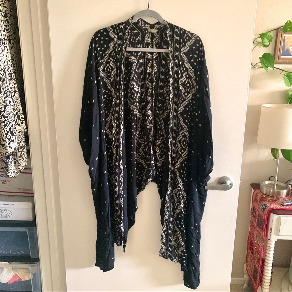 Flowy Patterned Robe/Wrap